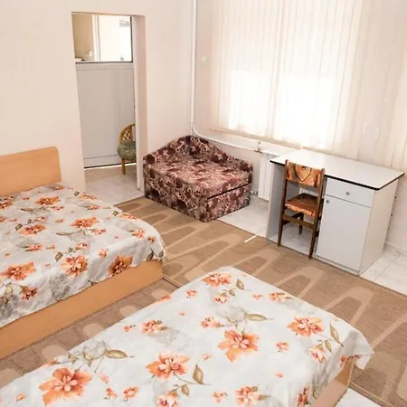 за гости Warna