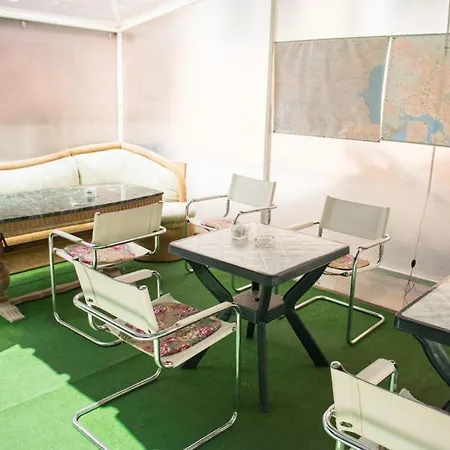 за гости Warna