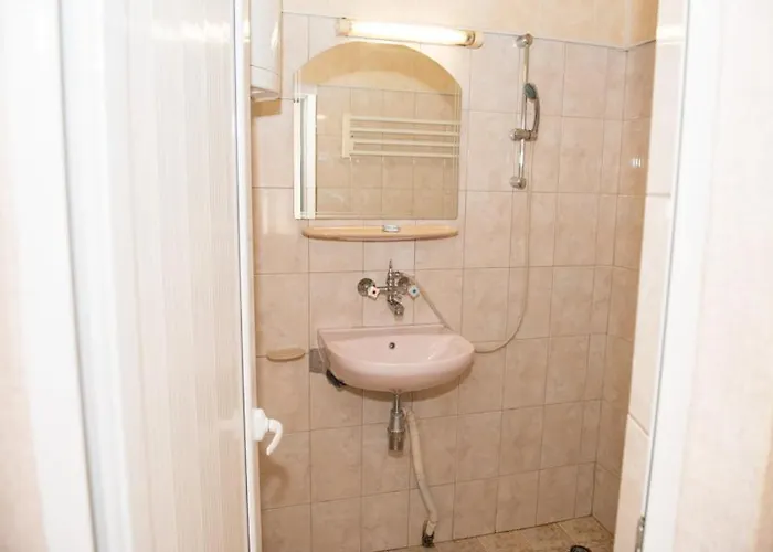 за гости דירה וארנה