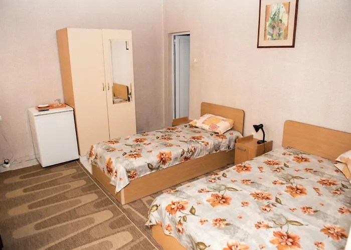 за гости וארנה