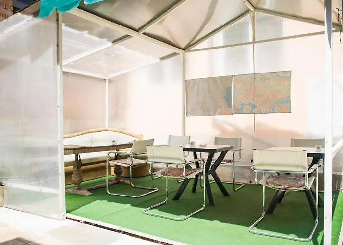 за гости וארנה